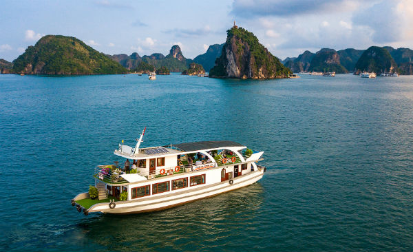 DELUXE CRUISE - 01 DAY TOUR IN HALONG BAY