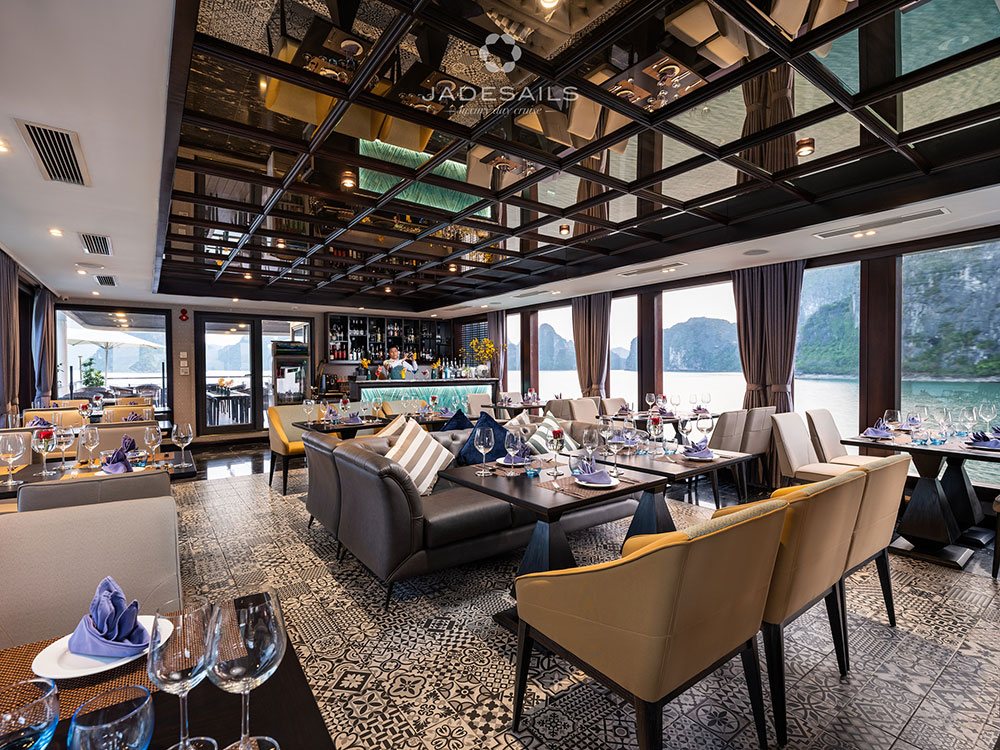 LUXURY - DAY CRUISE ON HALONG BAY 